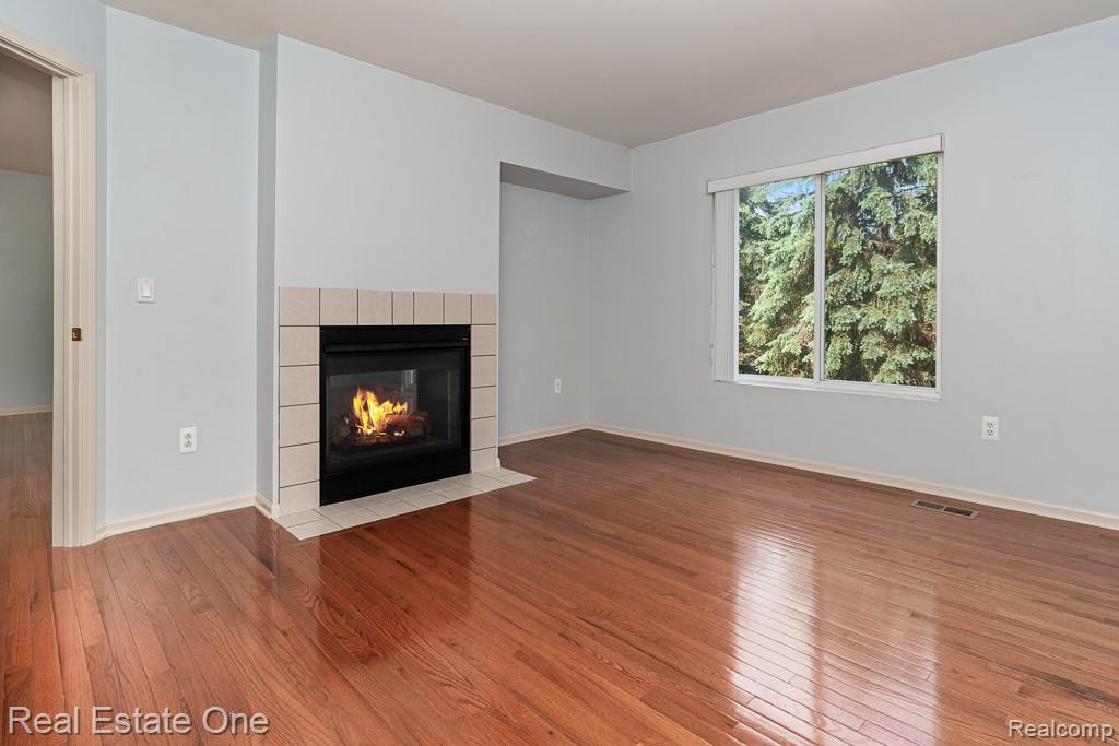 6963 Edgewater Drive, Troy, MI 48085 — Photo 10