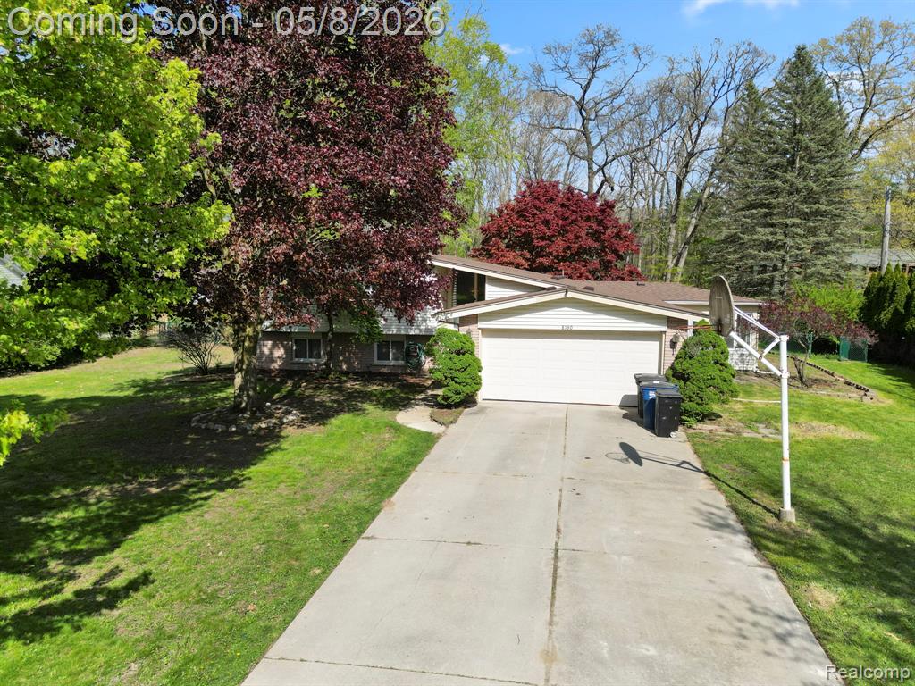 8130 Ravine Drive, Westland, MI — front exterior