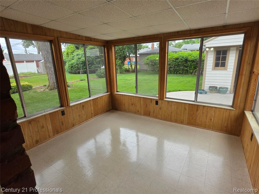 29421 Mark Avenue, Madison Heights, MI 48071 — Photo 18