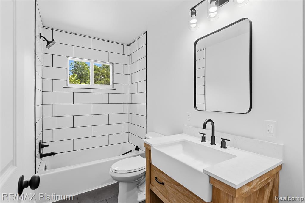 8370 W Rolston Road, Linden, MI 48451 — Photo 23