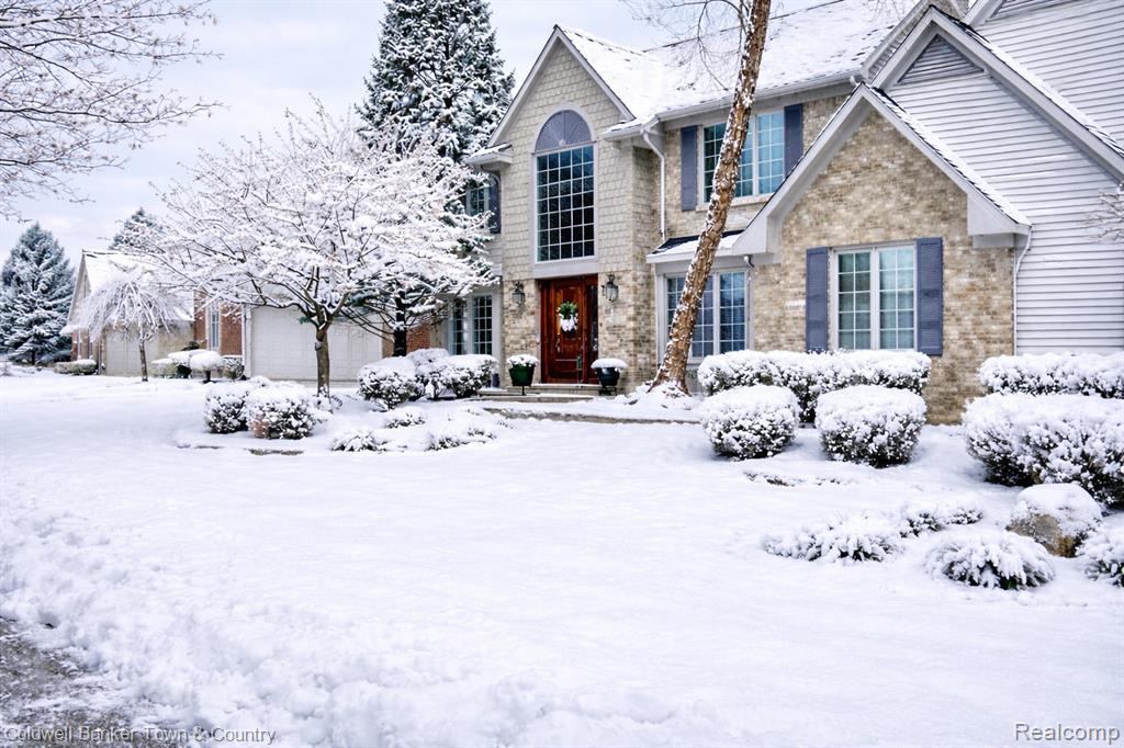 47740 Royal Pointe Drive, Canton, MI 48187 — Photo 2