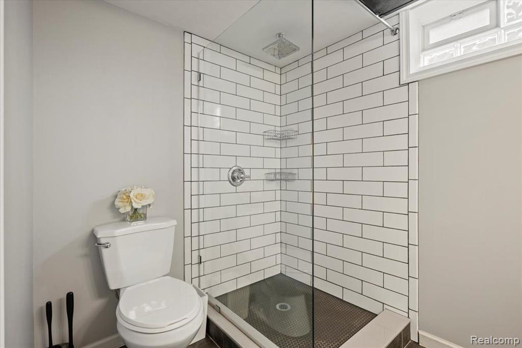 524 E LA SALLE Avenue, Royal Oak, MI 48073 — Photo 40