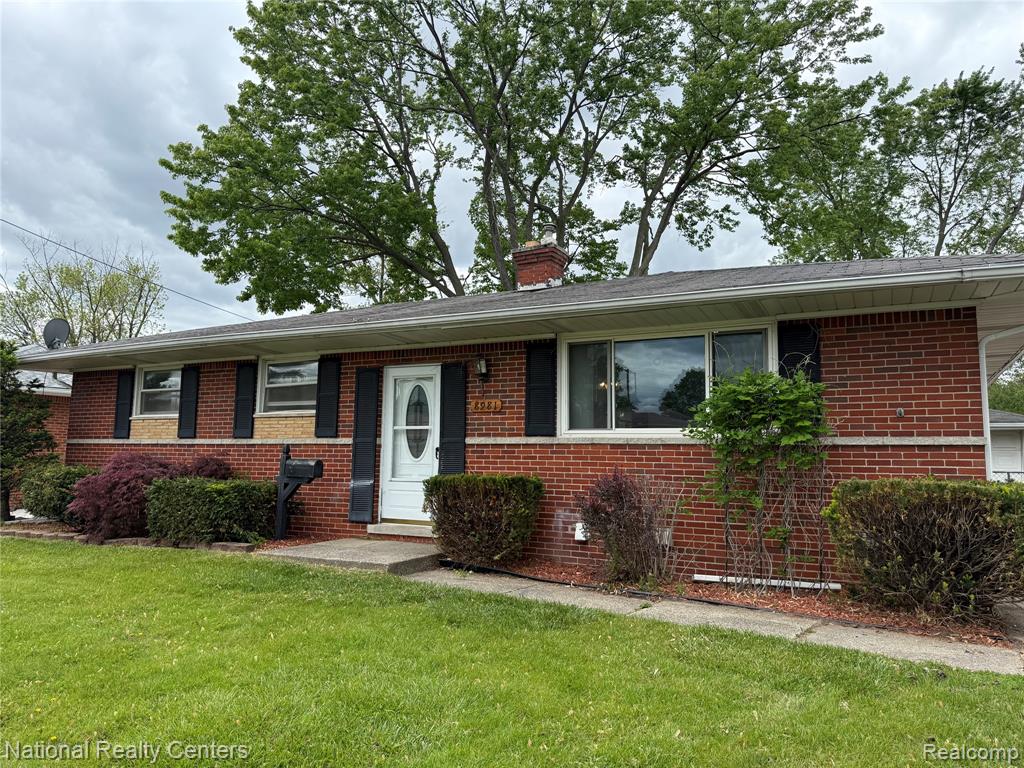 8981 Shannon Drive, Sterling Heights, MI 48314 — Photo 2