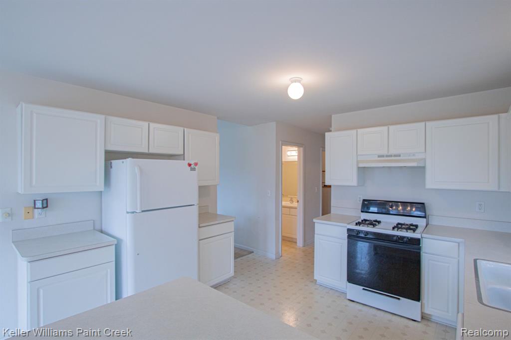47466 S FORK Drive, Macomb, MI 48044 — Photo 11
