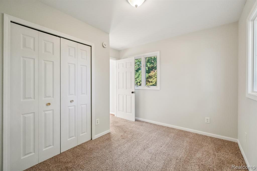 4123 Windiate Park Drive, Waterford, MI 48329 — Photo 27