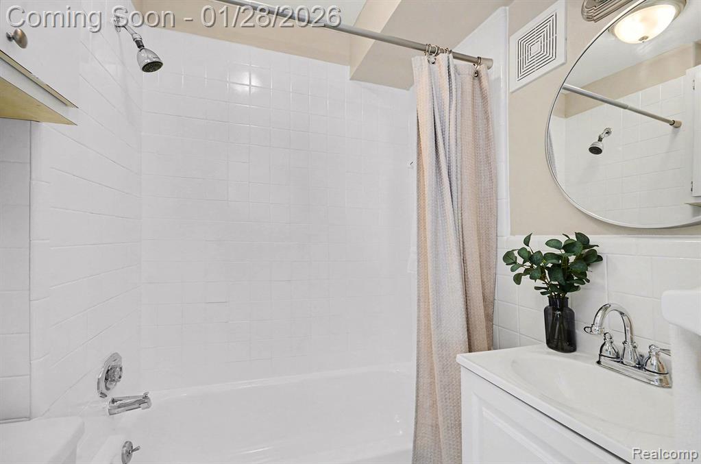 25034 Comfort, Center Line, MI 48015 — Photo 15