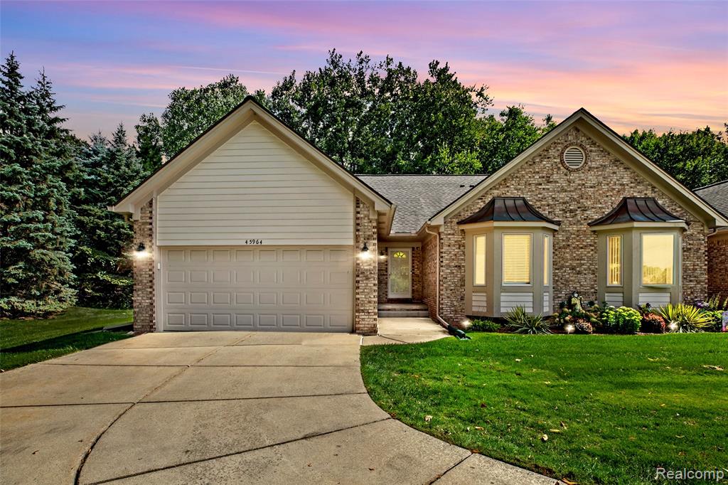 45964 Woodview Drive, Shelby Twp, MI 48315 — Photo 44
