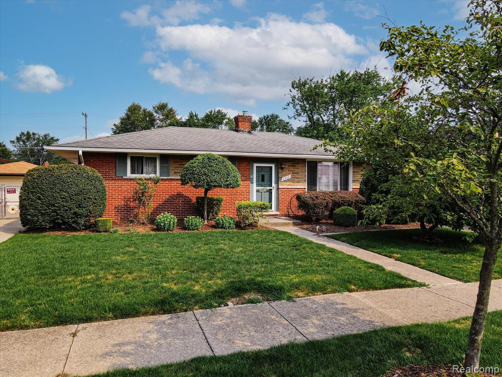 8949 Shannon Drive, Sterling Heights, MI 48314 — Photo 2