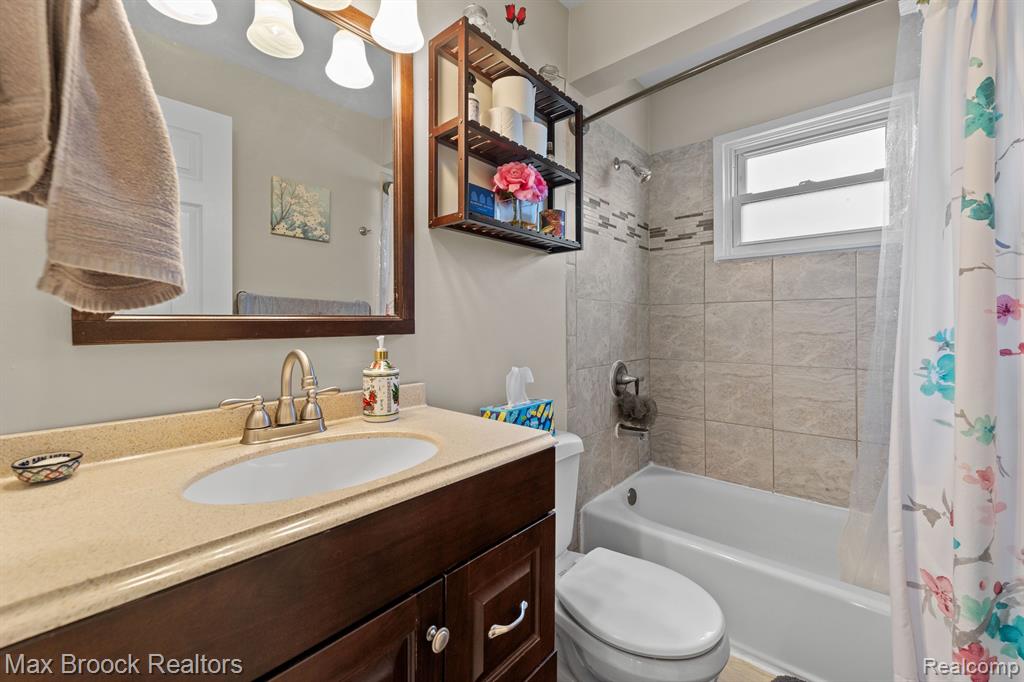 490 ROTH Boulevard, Clawson, MI — Photo 15