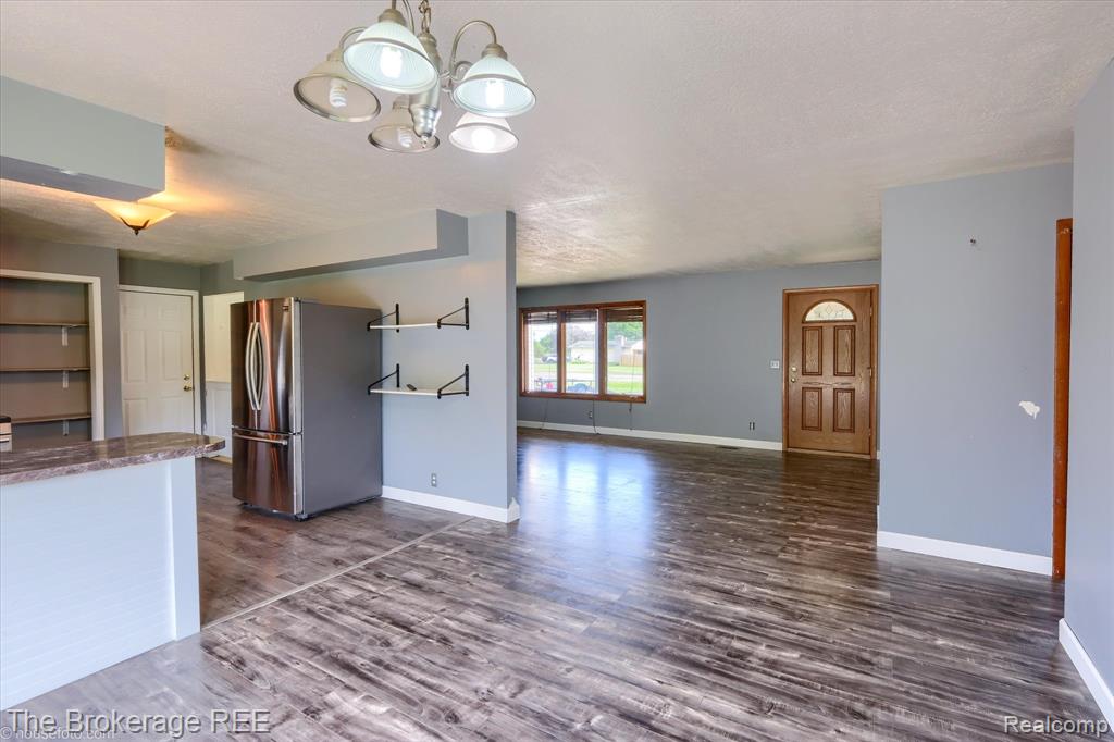 5495 E Coldwater Road, Flint, MI 48506 — Photo 18