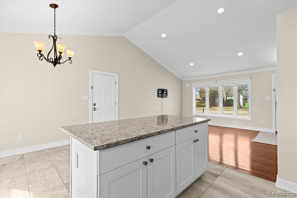 41099 Malott, Novi, MI — Photo 9