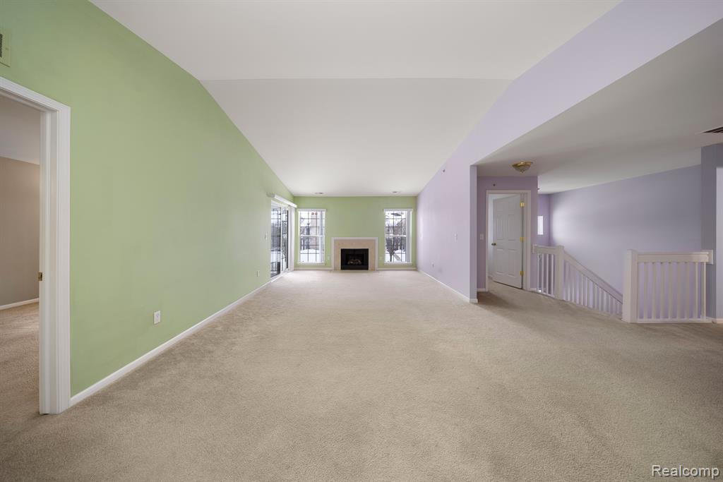 28260 OAKMONTE Circle E, New Hudson, MI 48165 — Photo 10