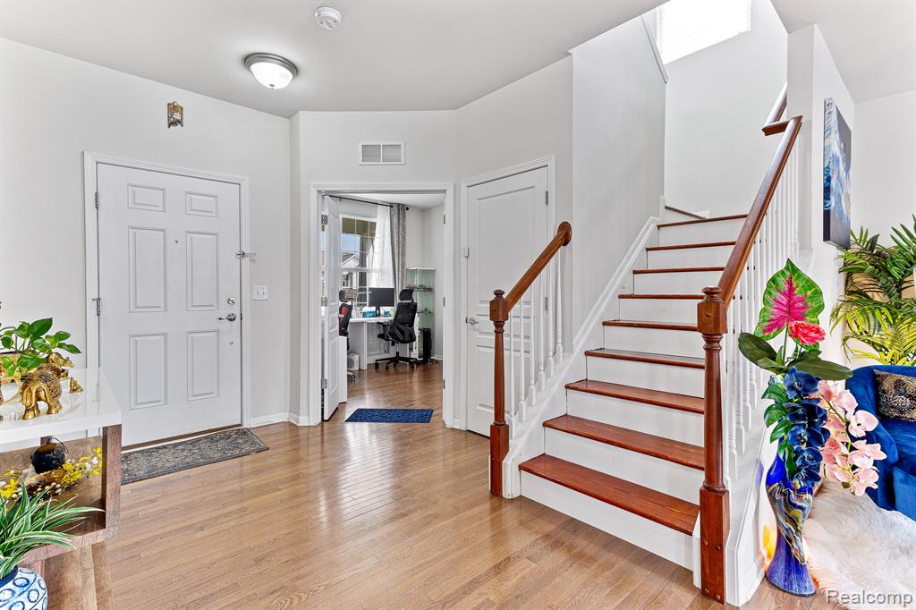 30095 BRAEBURN, New Hudson, MI 48165 — Photo 16