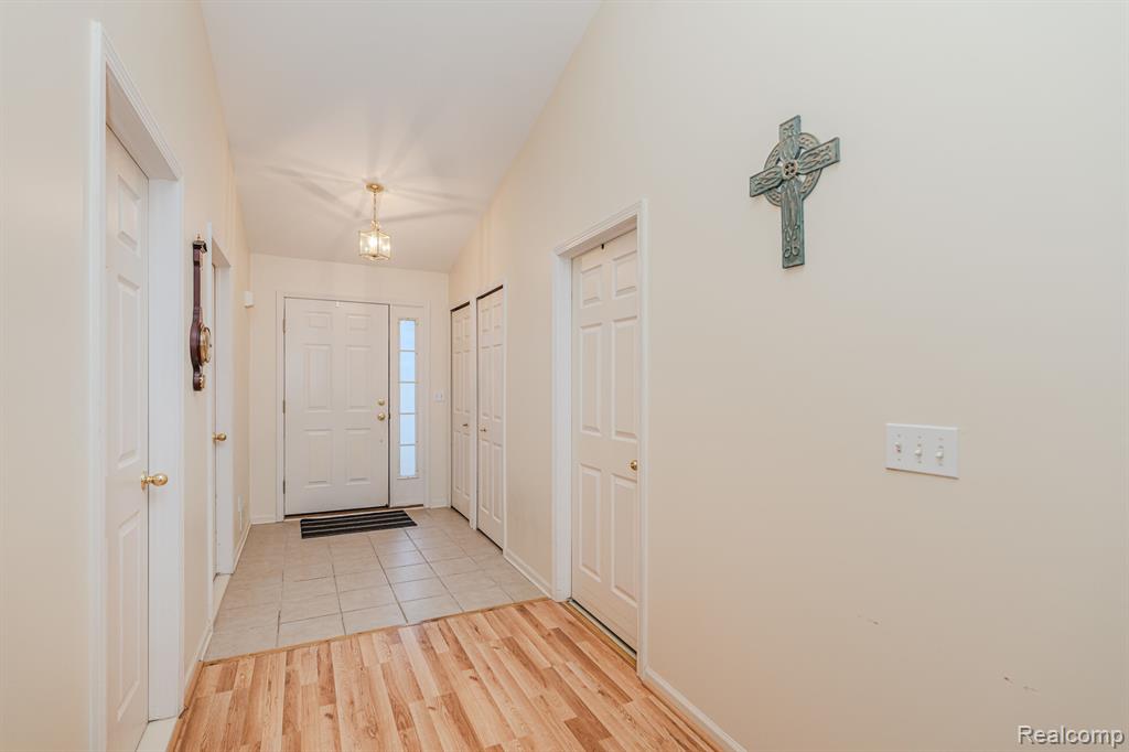 1853 Wexford Circle, Ypsilanti, MI 48198 — Photo 4