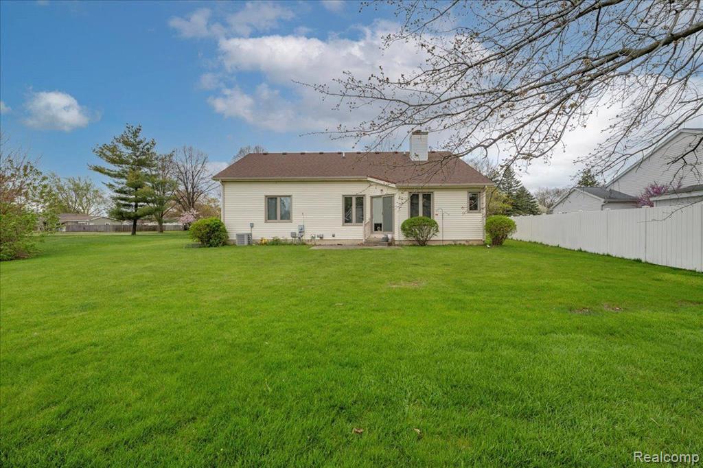 706 DONNALEE Drive, Monroe, MI 48162 — Photo 29