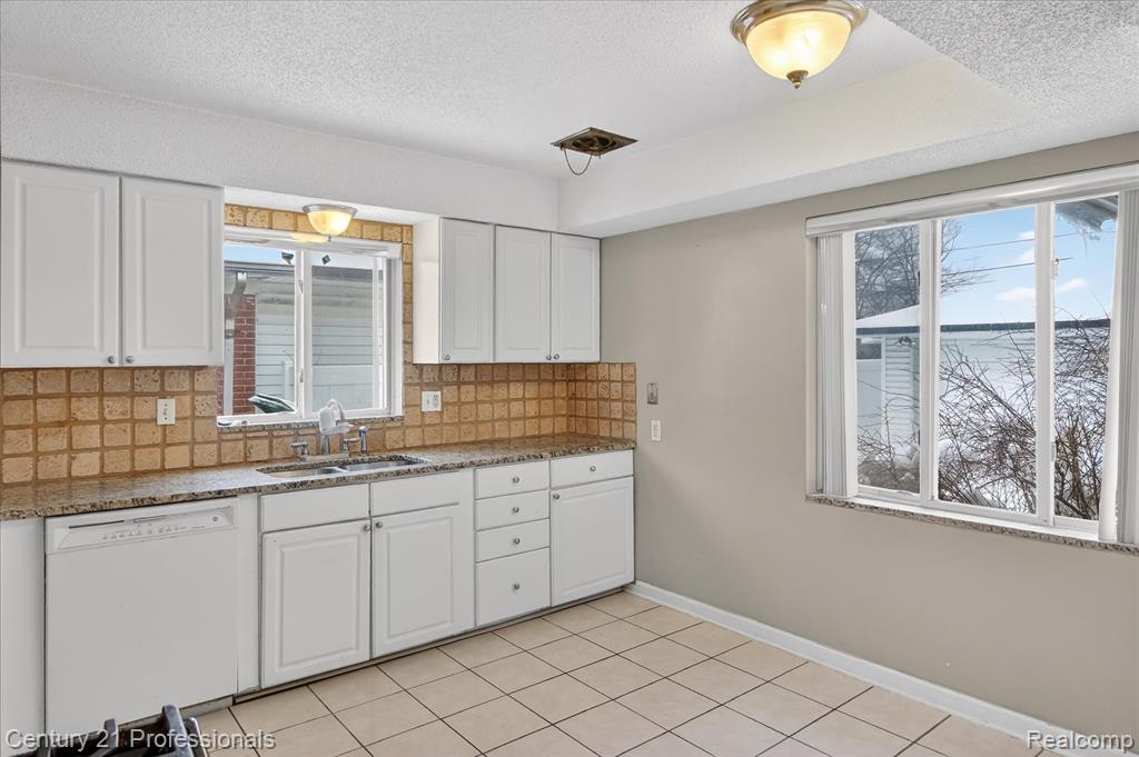 16786 Sprenger Avenue, Eastpointe, MI, 48021