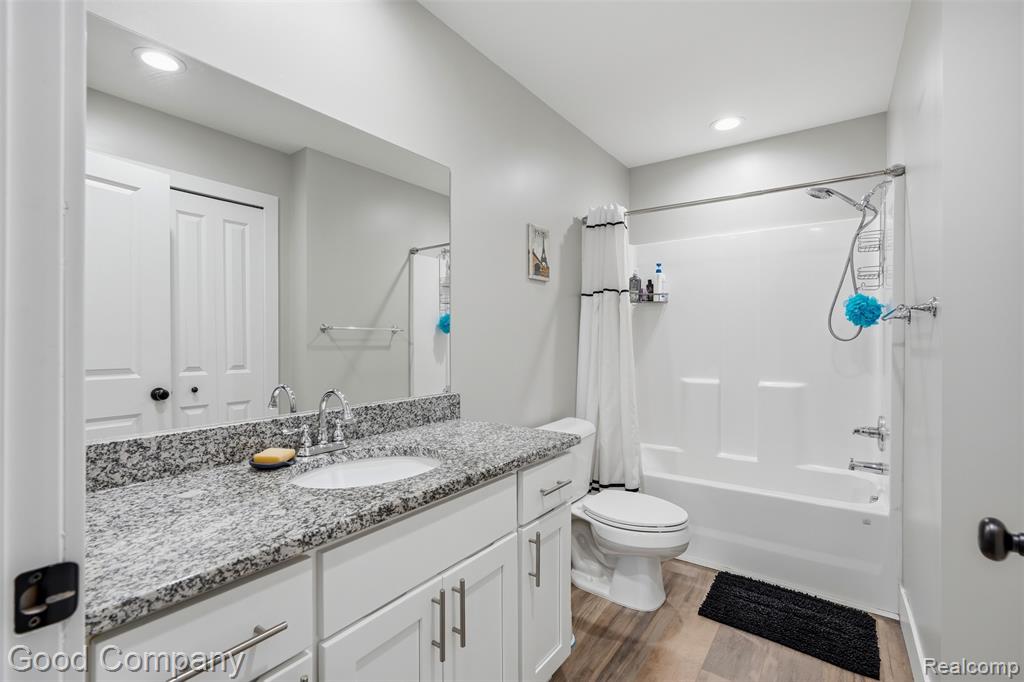 1218 E Bernhard Avenue, Hazel Park, MI 48030 — Photo 20