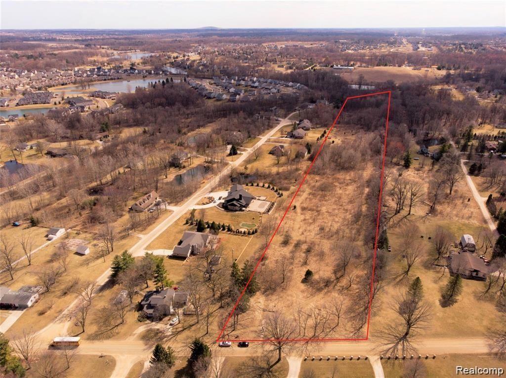 58405 TRAVIS Road, New Hudson, MI 48165 — Photo 2