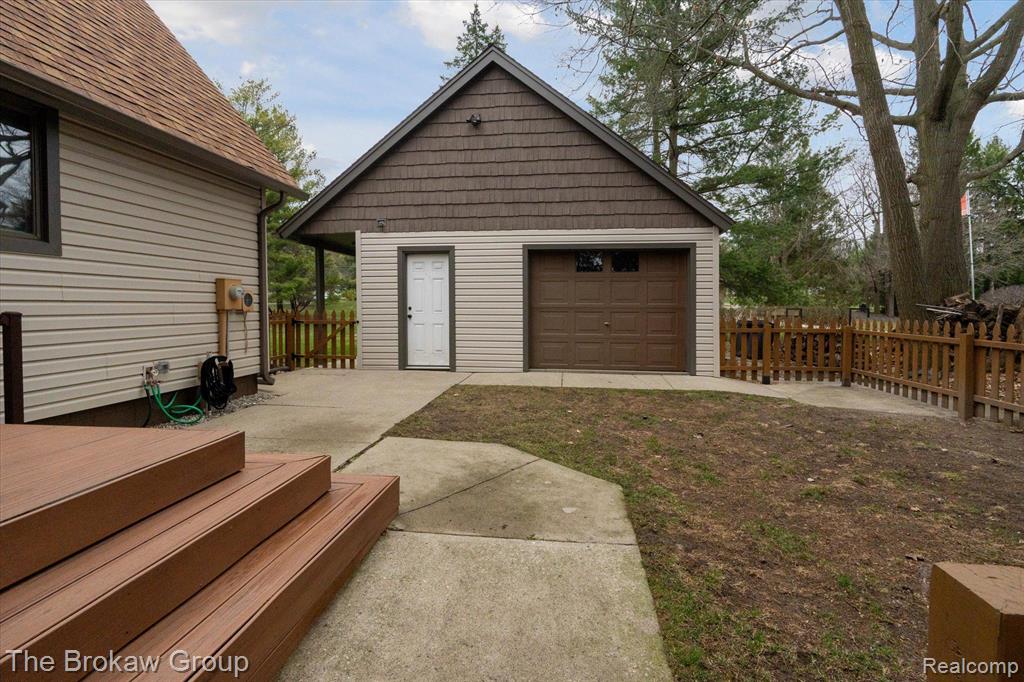 3032 WOODLAND Drive, Metamora, MI 48455 — Photo 44