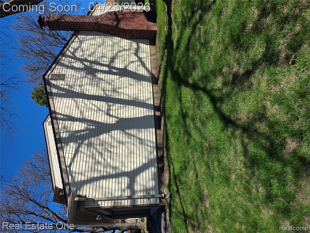 2898 Roundtree Drive, Troy, MI 48083 — Photo 2