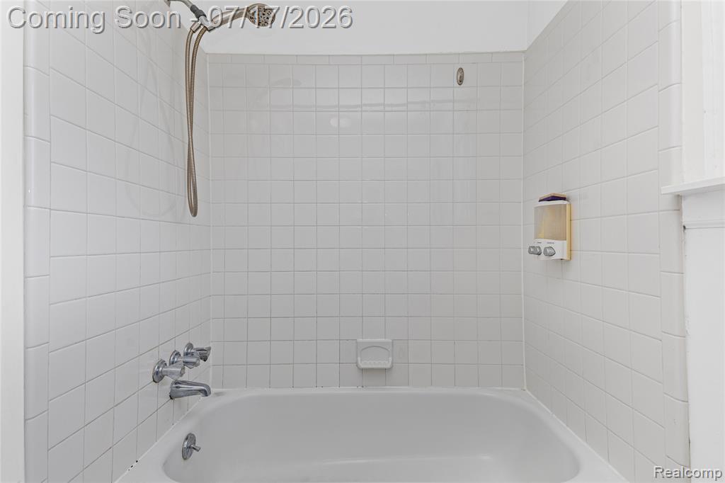 8136 Busko, Warren, MI 48093 — Photo 21