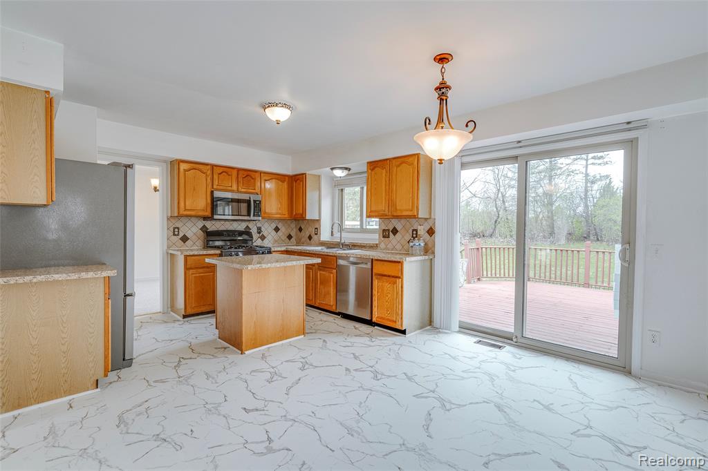 6815 Norwood Drive, Canton, MI 48187 — Photo 8