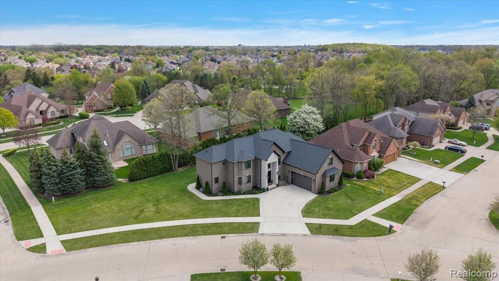 46930 Riverpark E, Macomb, MI 48044 — Photo 70