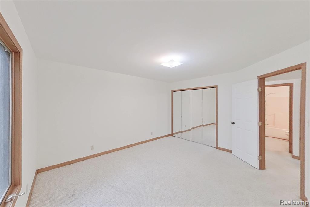 8844 RIVERSIDE Drive, Brighton, MI 48116 — Photo 22