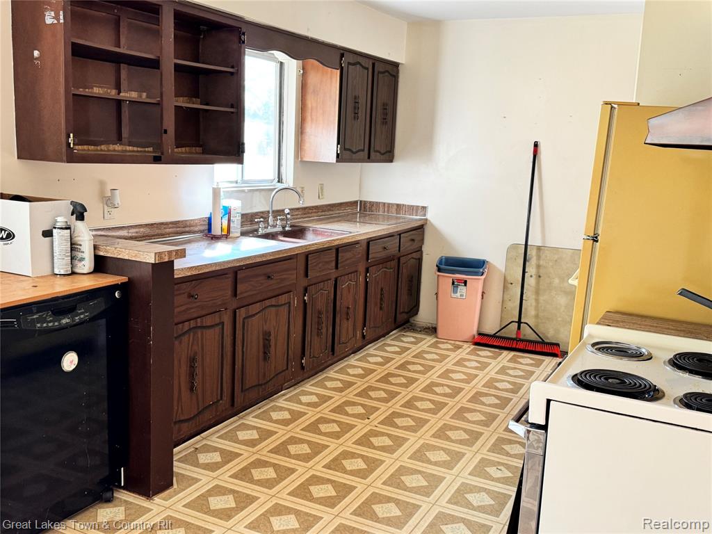 2312 Pero Lake Road, Lapeer, MI 48446 — Photo 4
