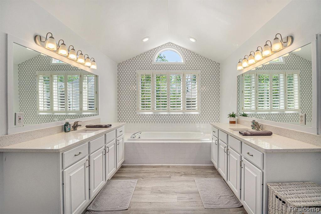 4804 EAGLE SPRINGS Court, Clarkston, MI 48348 — Photo 29