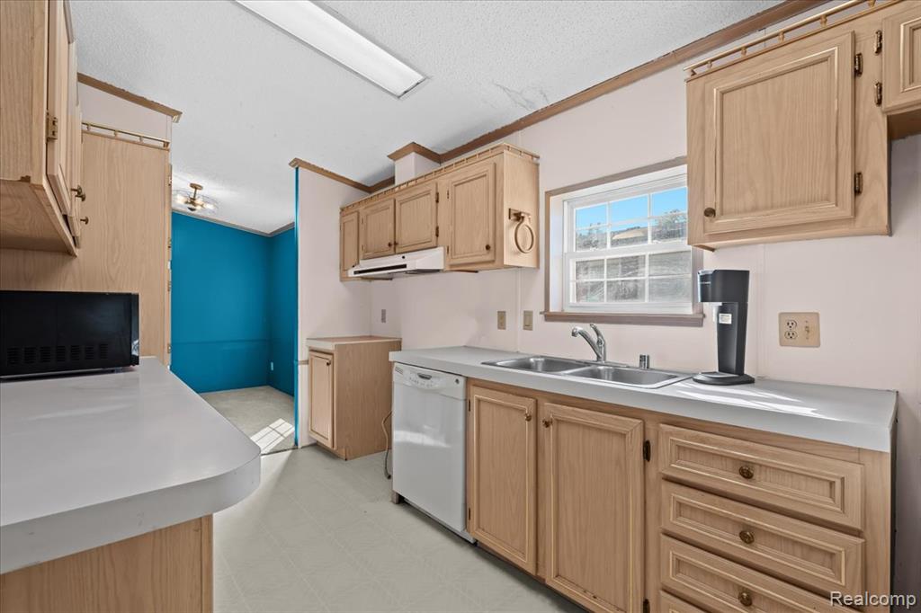49591 Linden St., Plymouth, MI 48170 — Photo 13
