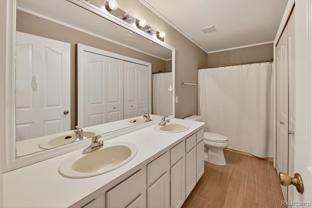 47497 Fox Run Drive, Canton, MI 48187 — Photo 46