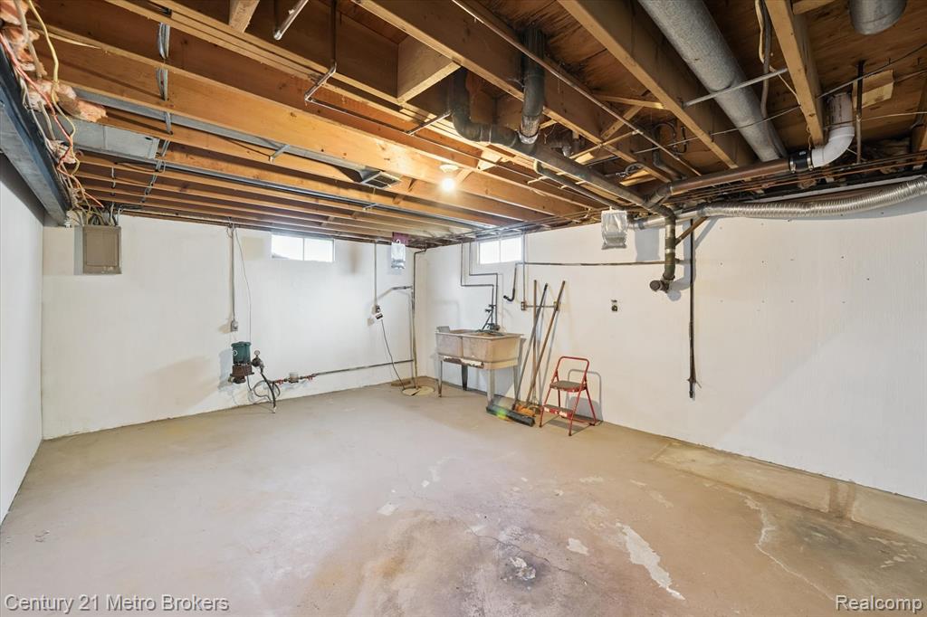 4460 Torrey Road, Flint, MI 48507 — Photo 28