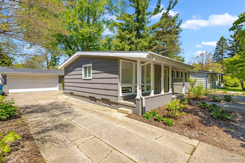 2710 Radcliffe Avenue, Ann Arbor, MI 48104 — Photo 3