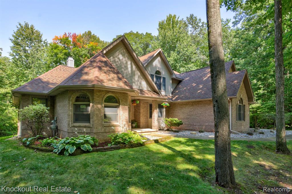 9763 BEECH TREE Lane, Frankenmuth, MI 48734 — Photo 4
