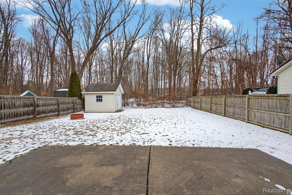 9399 Oakdale Street, Clay, MI 48001 — Photo 32