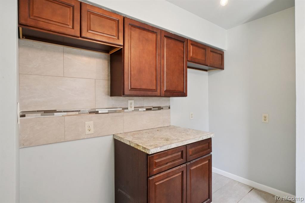 9976 Warwick Street, Detroit, MI 48228 — Photo 15
