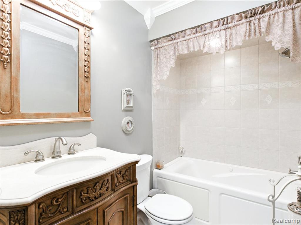 5162 Gratiot Avenue, St. Clair, MI 48079 — Photo 31