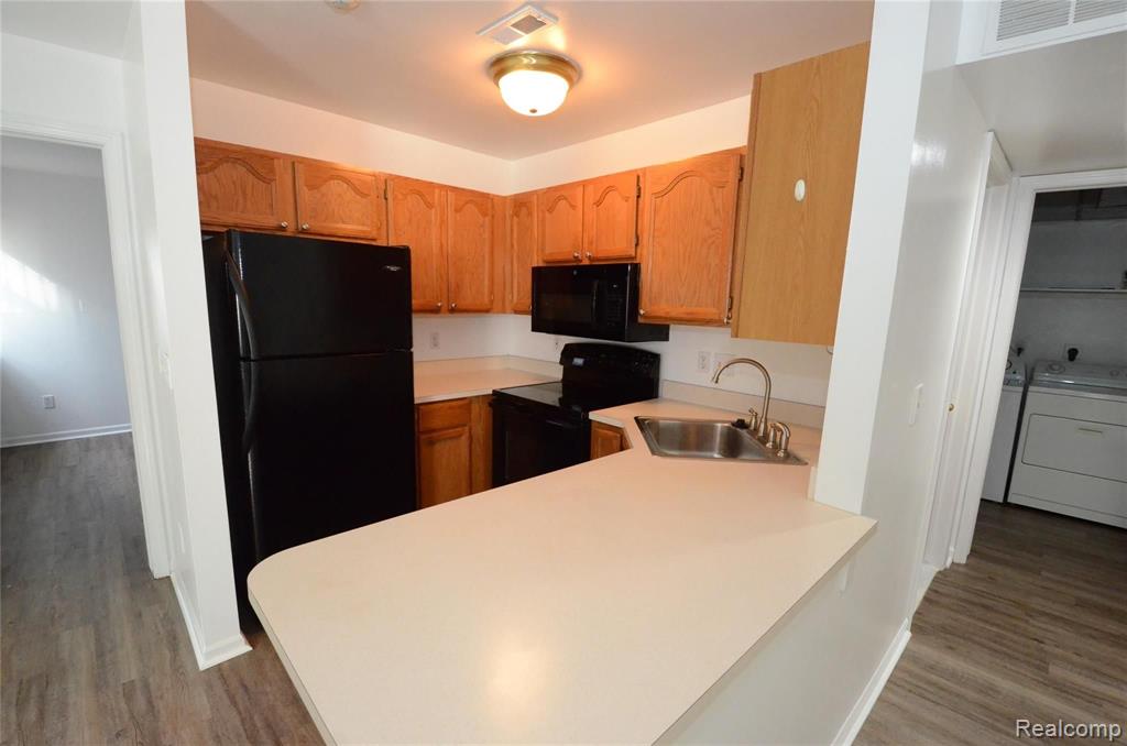 42803 Lilley Pointe Drive, Canton, MI 48187 — Photo 11