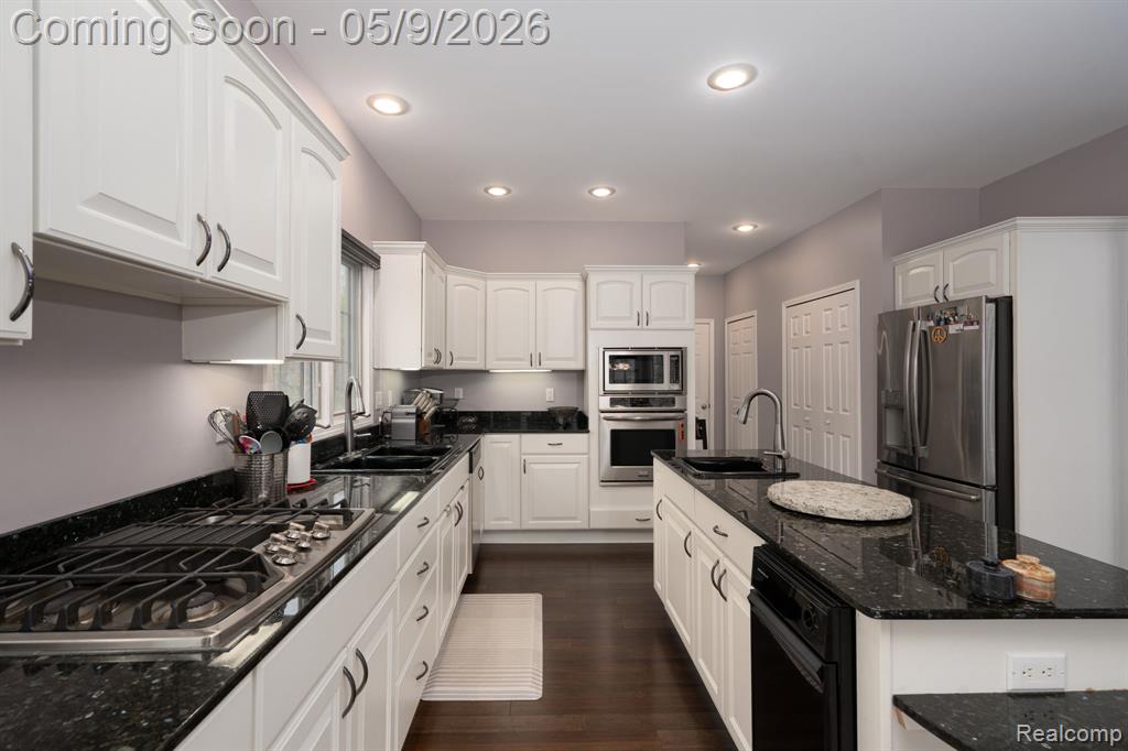 6091 Brookstone Lane, Grand Blanc, MI 48439 — Photo 13