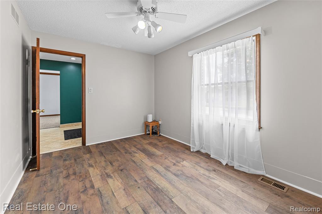 17300 Timothy Drive, Southgate, MI 48195 — Photo 19