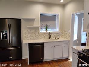 324 ELIOT Street, Detroit, MI 48201 — Photo 13