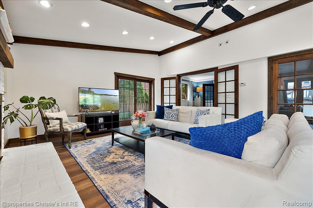 676 Washington Road, Grosse Pointe, MI 48230 — Photo 13
