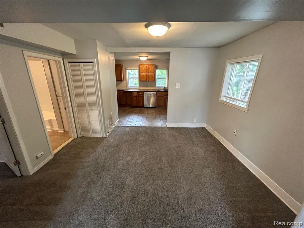 7576 STUDEBAKER Avenue, Warren, MI 48091 — Photo 4