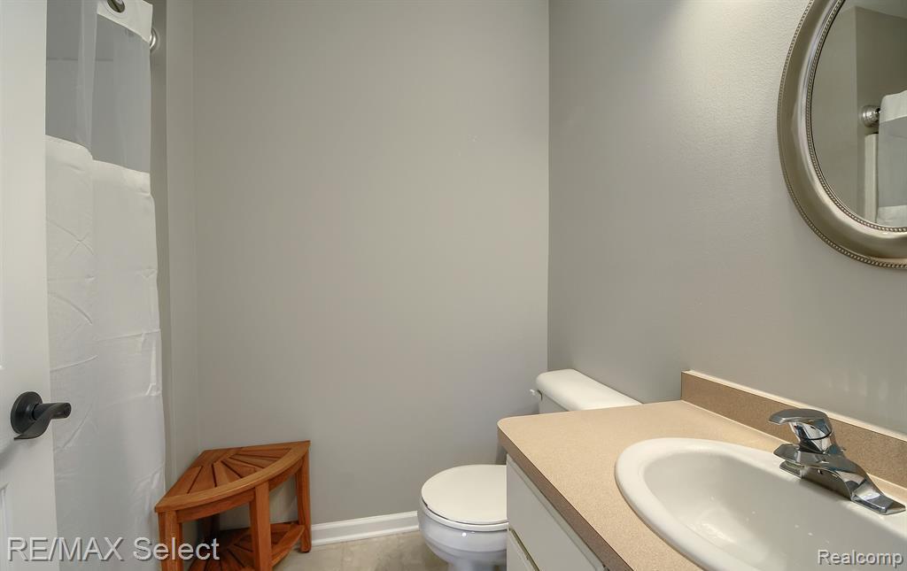 700 Eagle Drive, Fenton, MI 48430 — Photo 21