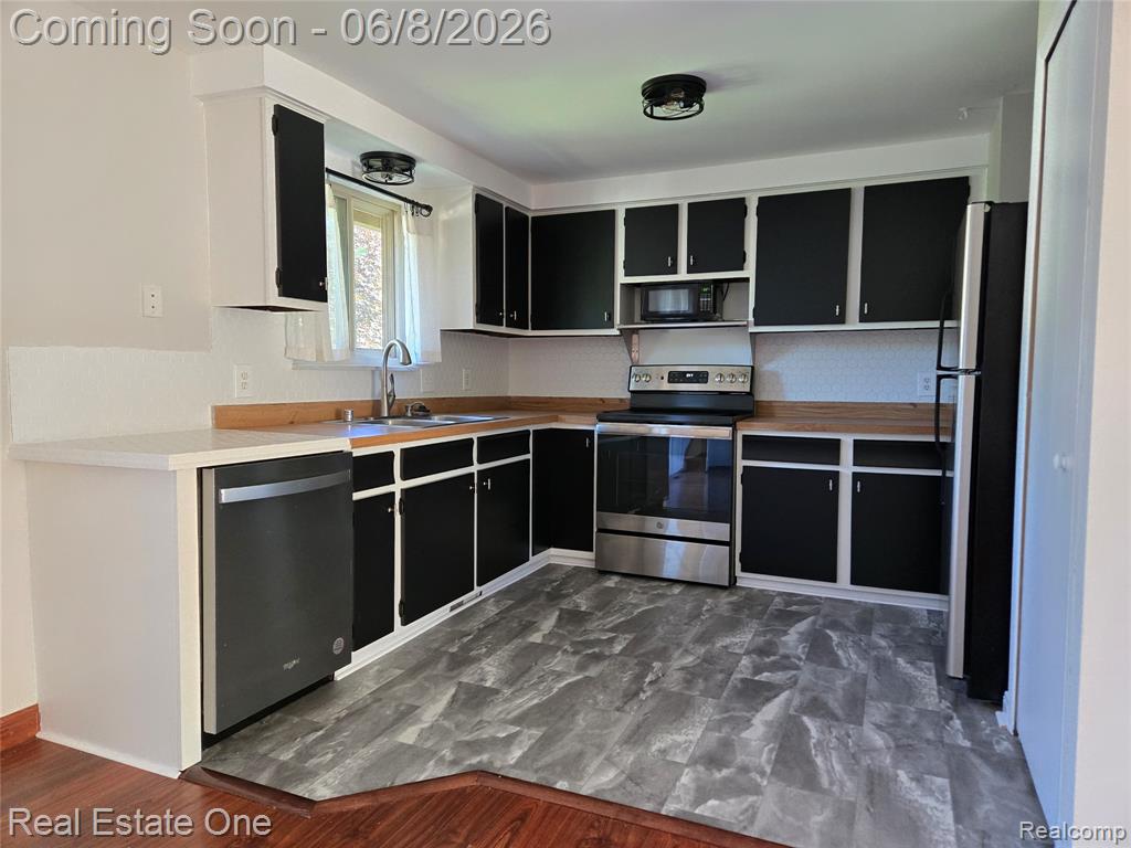 661 Harry Paul Drive, Lake Orion, MI 48362 — Photo 10