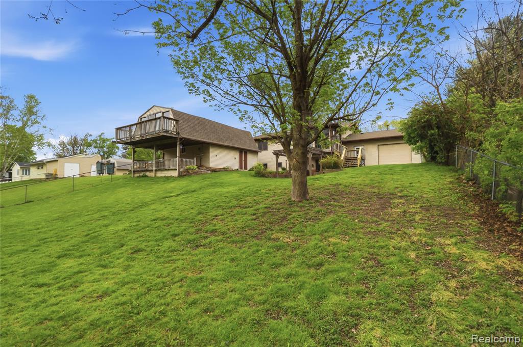 2465 Egelston Avenue, Burton, MI 48509 — Photo 17