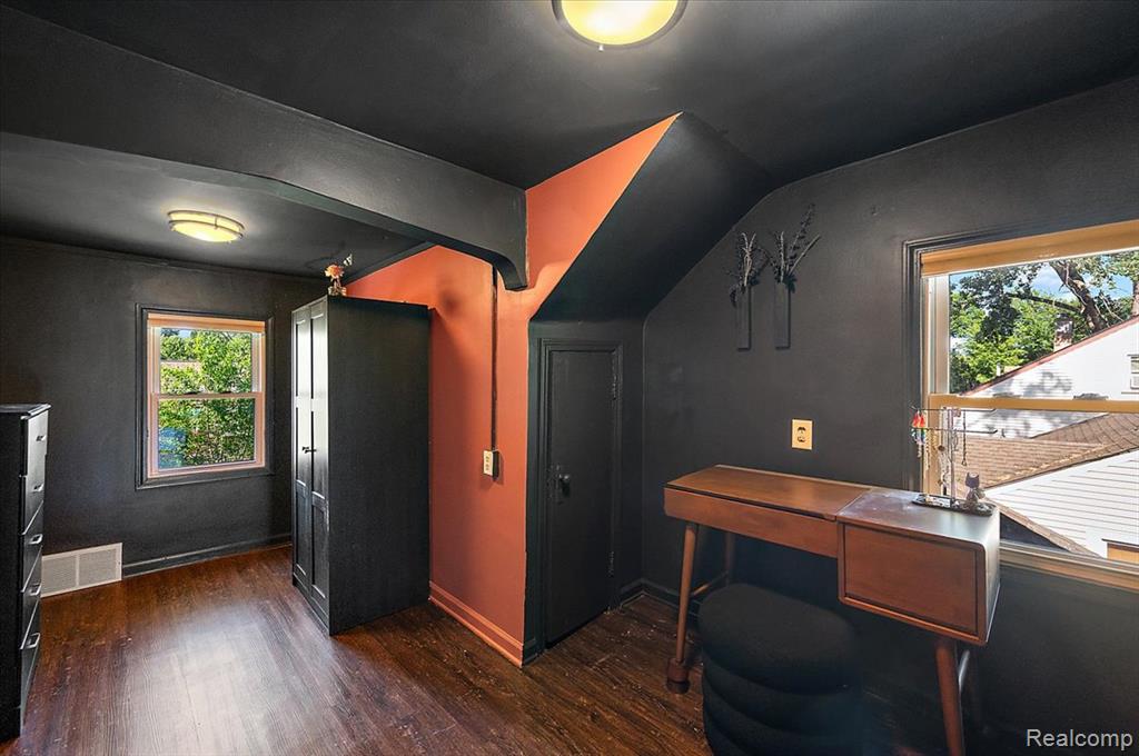 136 W Elza Avenue, Hazel Park, MI 48030 — Photo 20