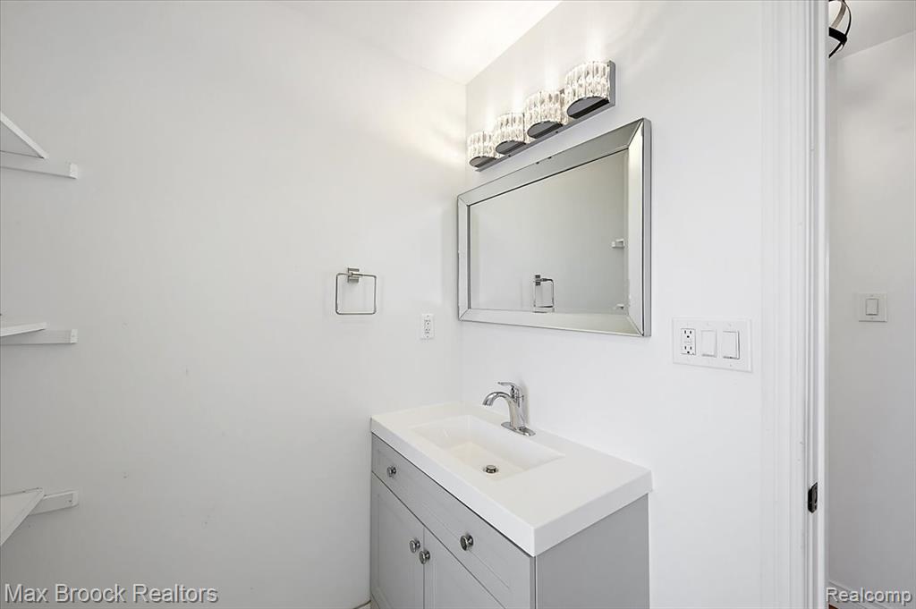 48023 Rex Street, Utica, MI 48317 — Photo 15