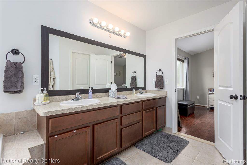 18 Wildrose Drive, White Lake, MI — Photo 20